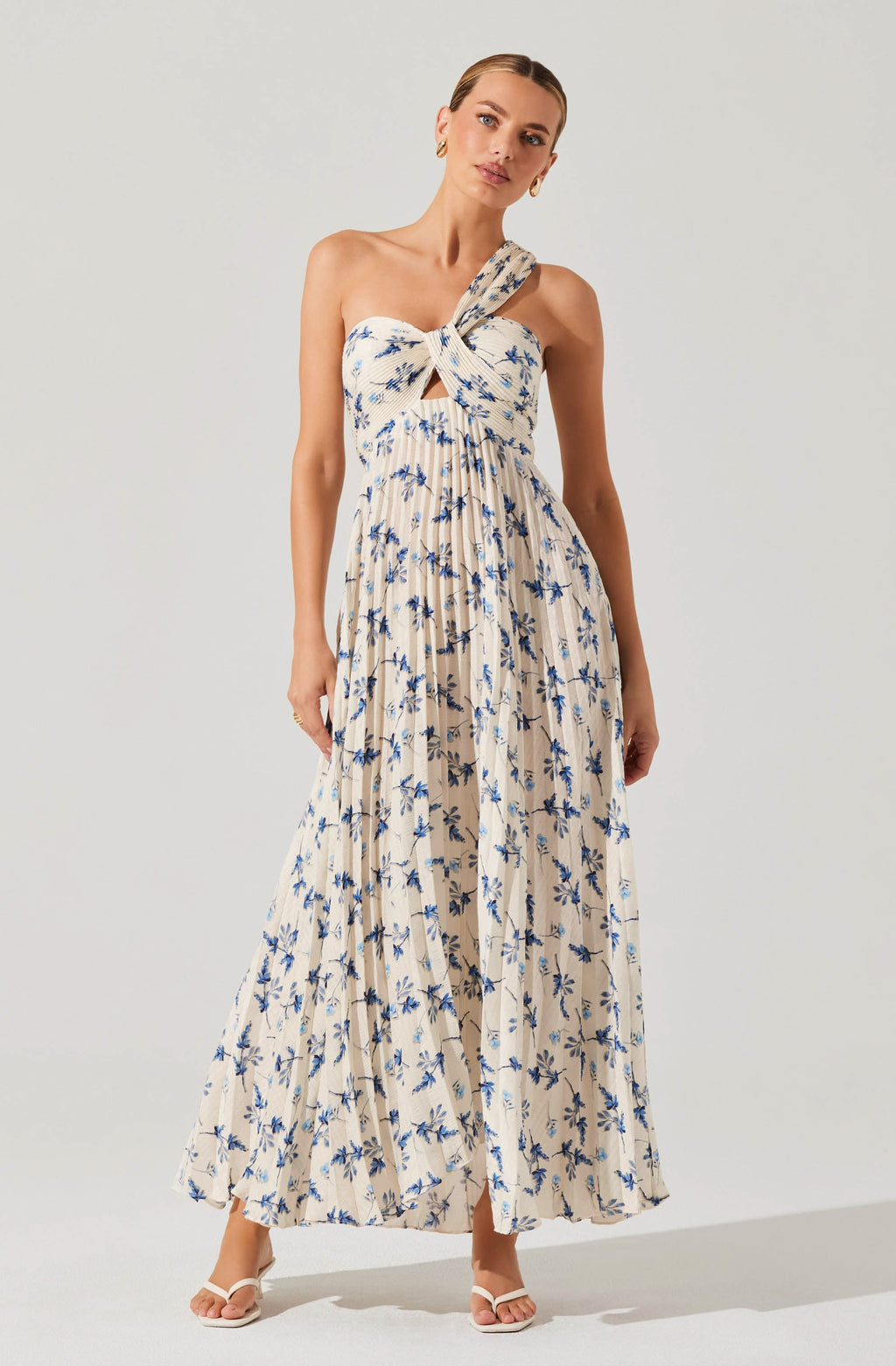Rasya Pleated Floral Maxi Dress