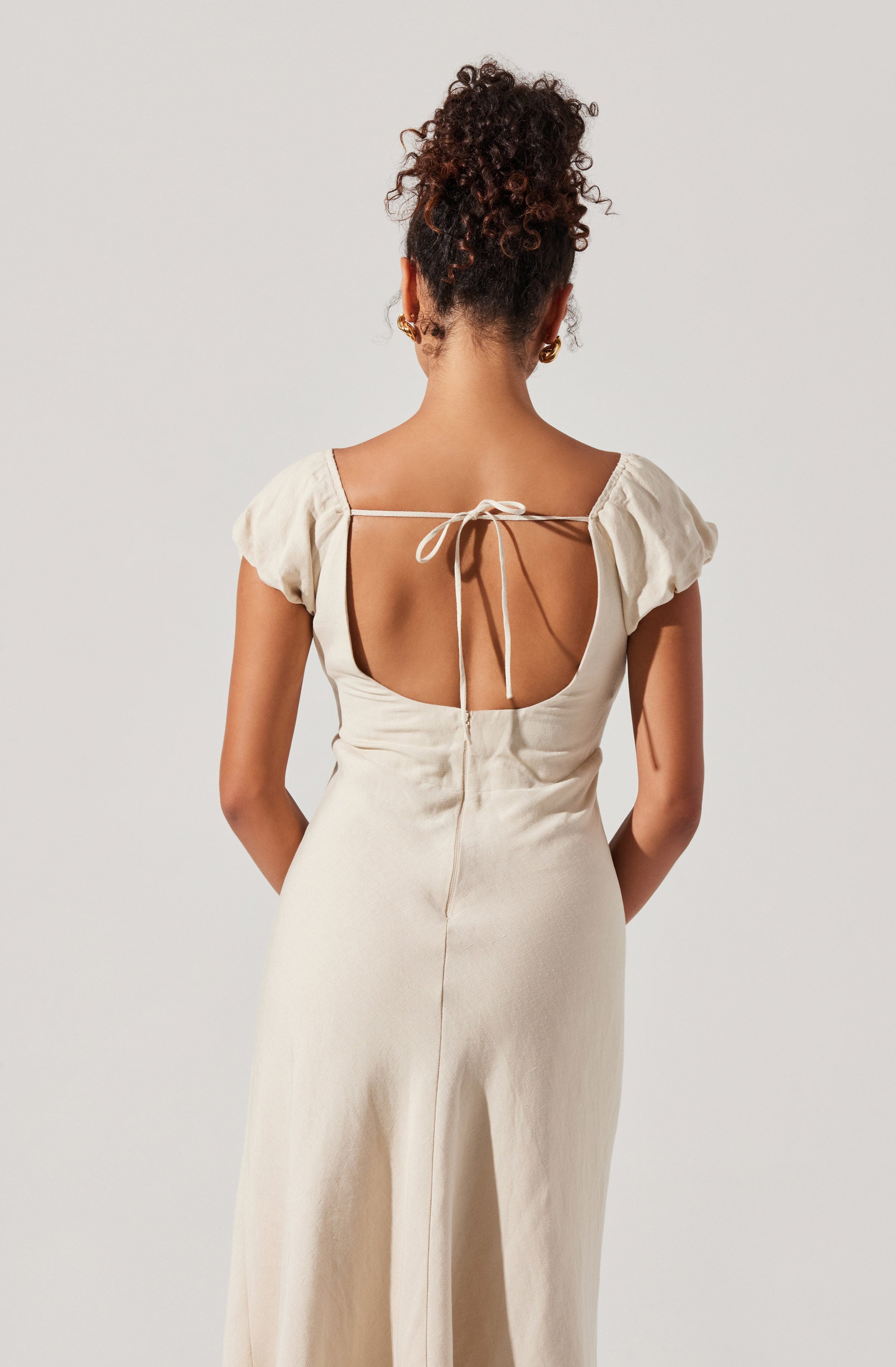 Leocadia Embroidered Puff Sleeve Midi Dress